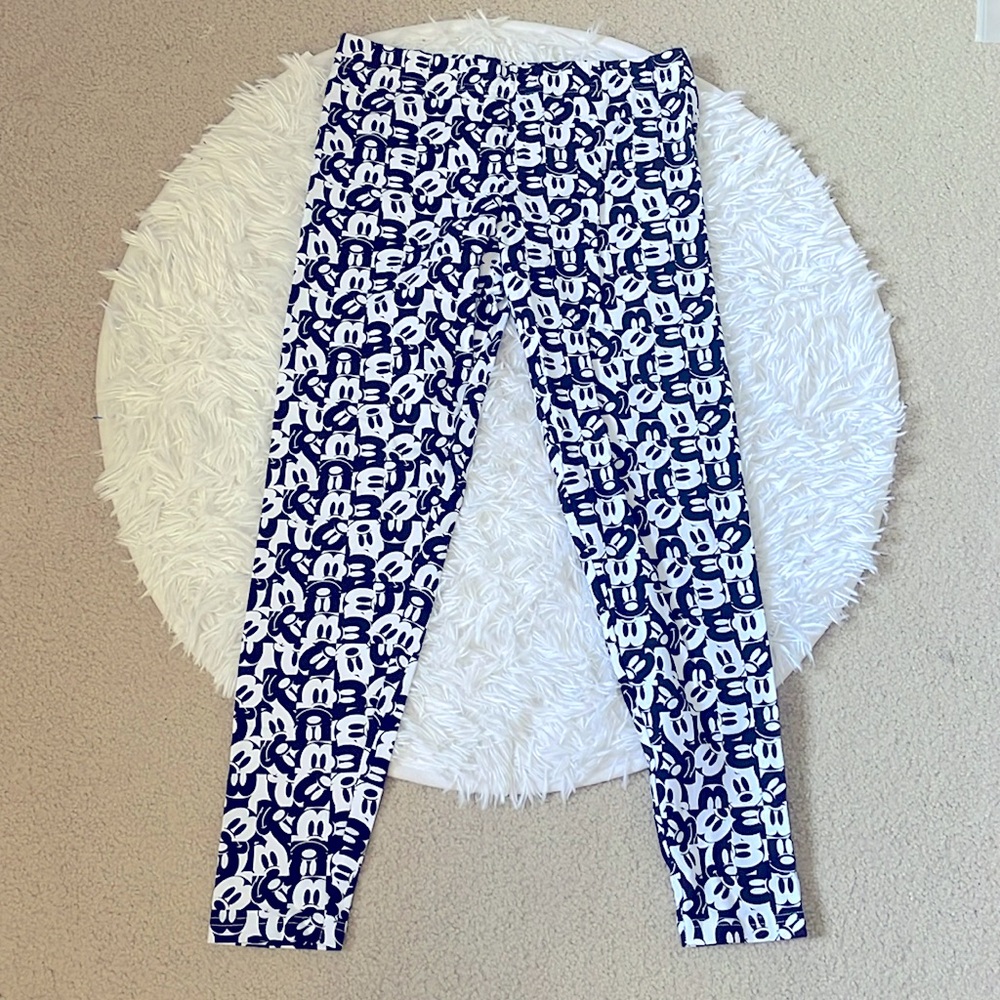 NWOT Disney Black and White Mickey Mouse Face Leggings
